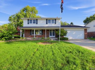 16515 Festian Dr, Clinton Township, MI 48035