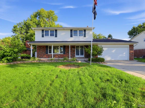16515 Festian Dr, Clinton Township, MI 48035