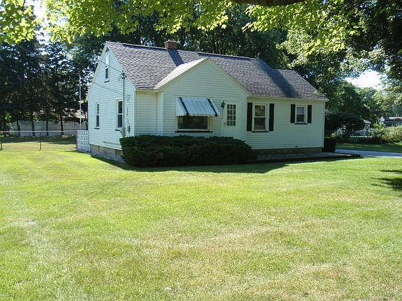 2nd image of 3936 S Sheridan Dr
