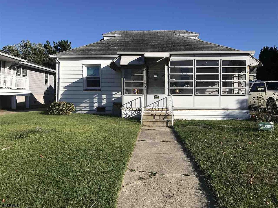 1st image of 206 E Plaza Pl