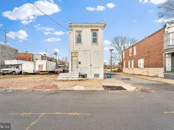 913 Pearl St, Camden, NJ 08102