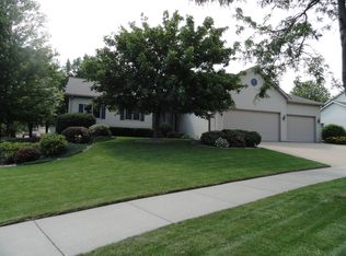 4207 N Tigerlily Dr, Appleton, WI 54913