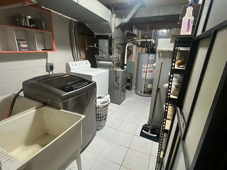 3715 Saint Clair Ave E #BASEMENT — Photo 8