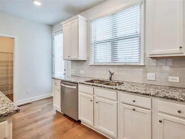 2510 Great Silver Fir Aly — Photo 16