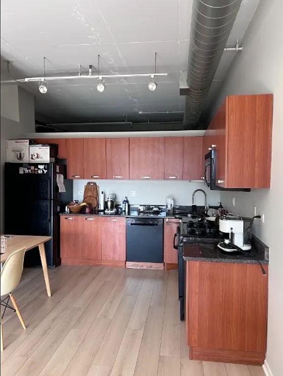1 bed, 1.0 bath, 988 sqft, $2,400 — Photo 3
