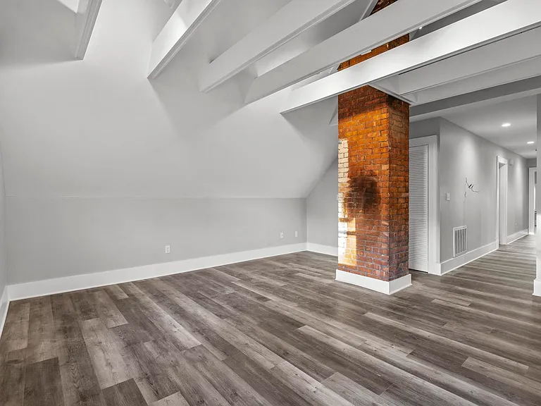 548 Ferry St #3 — Photo 3