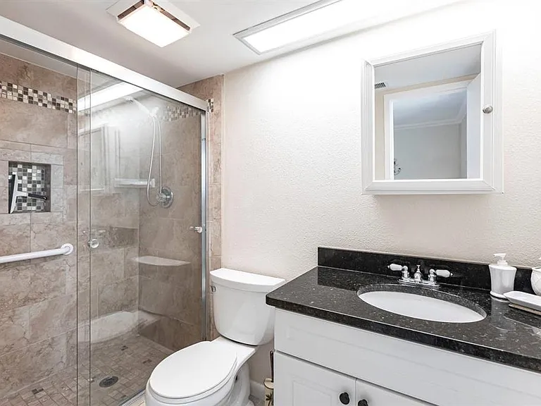 1125 W Peppertree Dr #707 — Photo 19