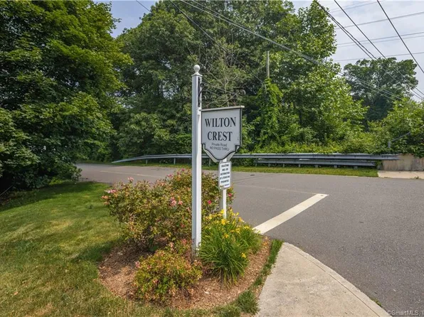 85 Wilton Crest #85, Wilton, CT 06897