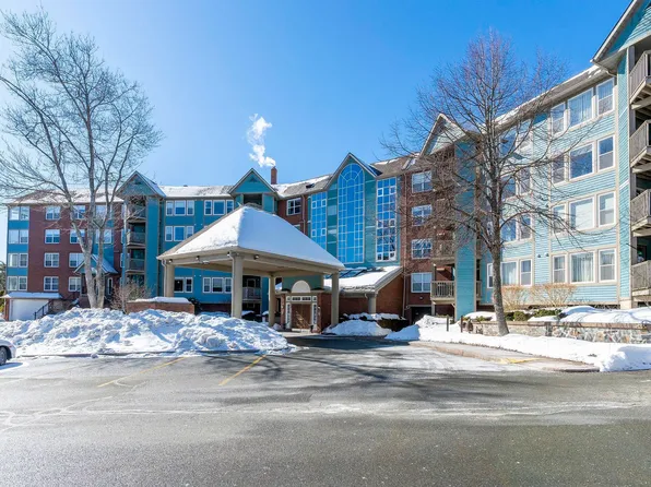 2 Lake Dr #311, Halifax, NS B4A 4H7