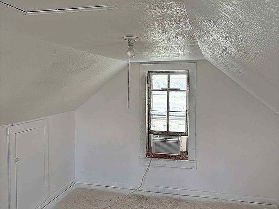 Upstairs Bonus Room