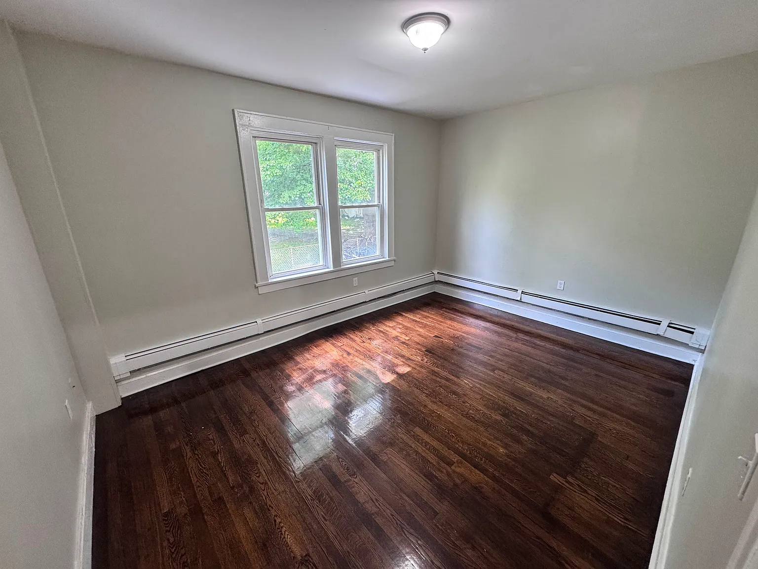 2 bed, 800 sqft, $2,100 — Photo 3