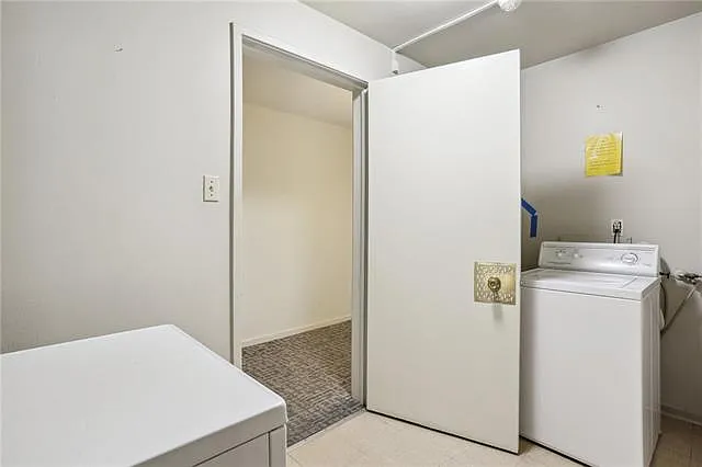 2511 Saint Charles Ave #302 — Photo 23