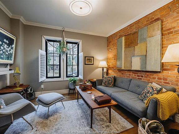 3rd image of 796 Monmouth Rd