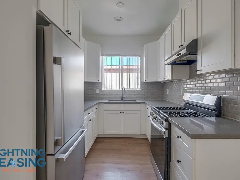 5312 Corteen Pl #16 — Photo 2