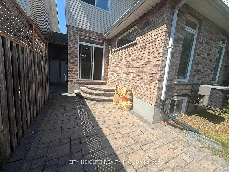 555 Grasslands Ct — Photo 1