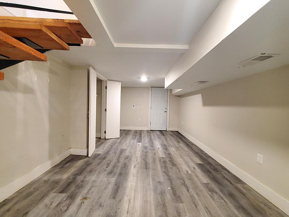 4th image of 152 Boyd Ave Floor 1