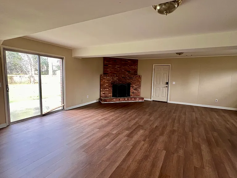 600 Brooks Rd — Photo 26