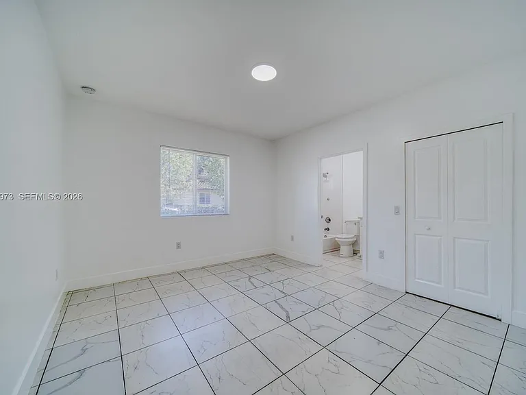 14708 NE 7th Ave #14711 — Photo 11