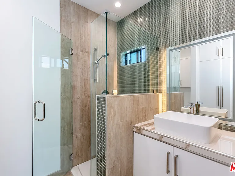 8012 Zeus Dr — Photo 25