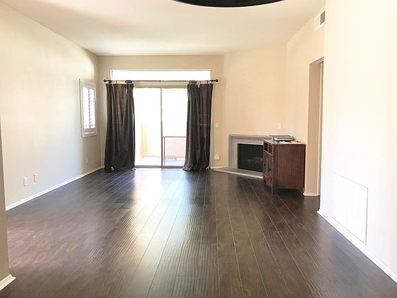 4th image of 304 Villa Point Dr