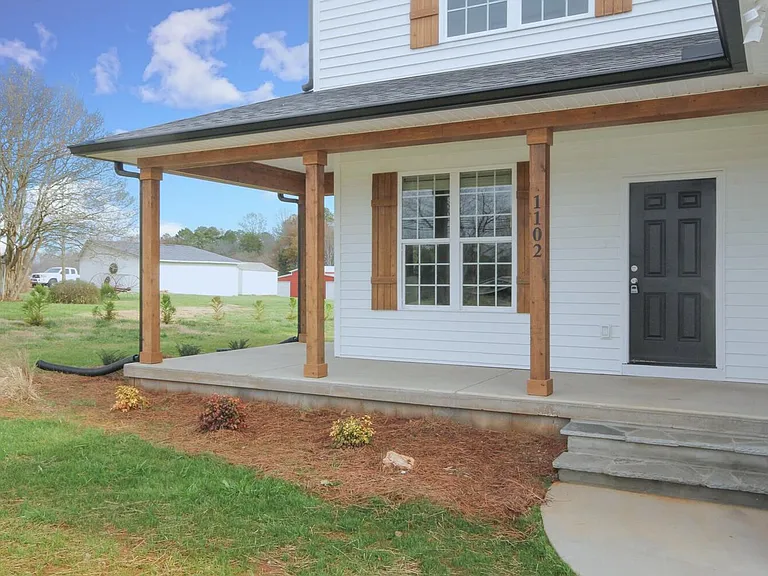1076 Startown Rd — Photo 3