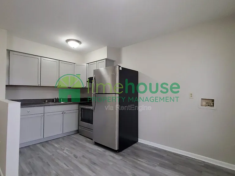 9117 Chesapeake Blvd #4 — Photo 3