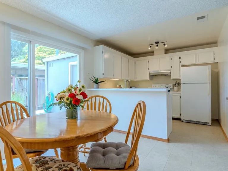 1263 Rosita Rd — Photo 7