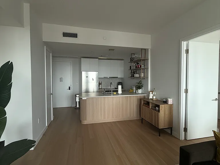 1042 Atlantic Ave #16I — Photo 3