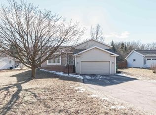 5315 Siggelkow Rd, Mc Farland, WI 53558