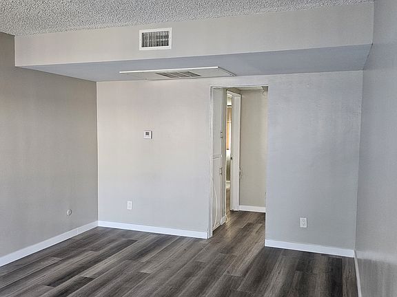 3rd image of 912 E La Palma Dr #2B-2Ba