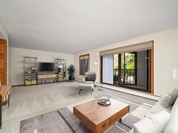 5501 Dewey Hill Rd APT 137, Edina, MN 55439