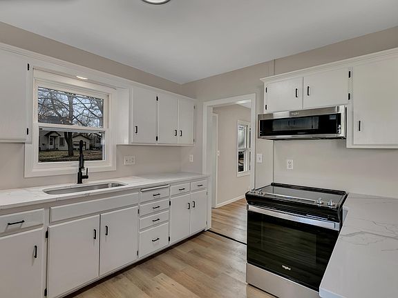 5th image of 818 Franklin St SW