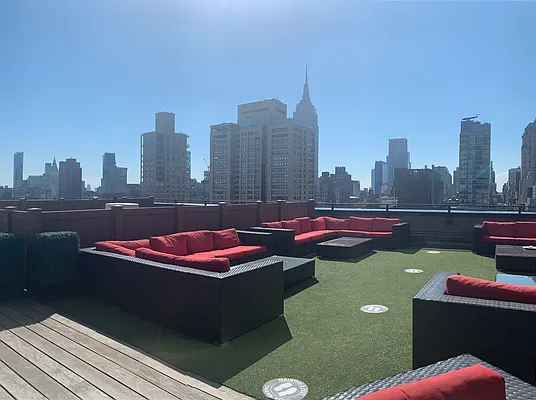 Rented by Manhattan Realty Group | media 49