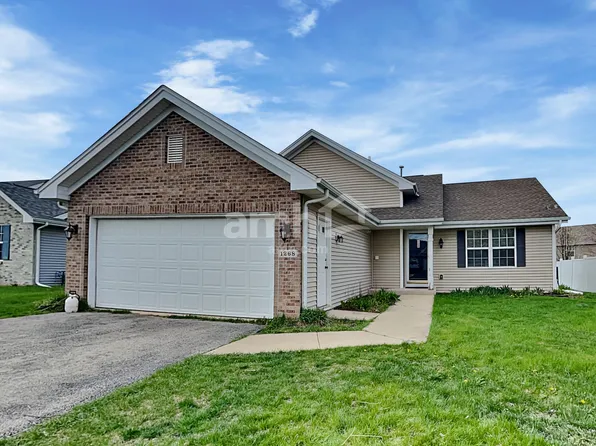 1268 Eds Pl, Machesney Park, IL 61115