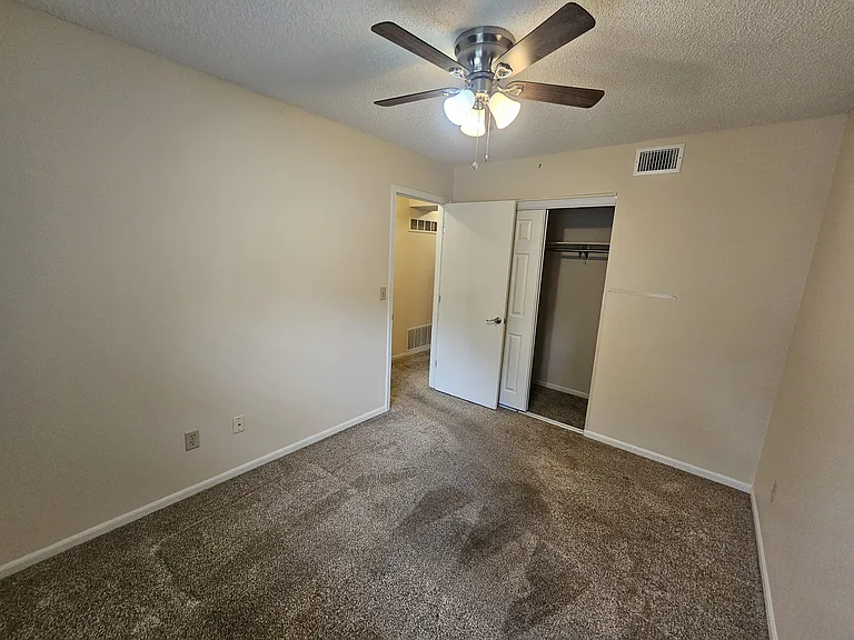 2412 NW 8th St — Photo 33