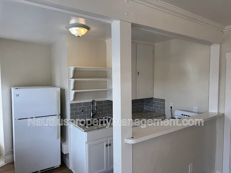 202 Cherry Ave #2 — Photo 3
