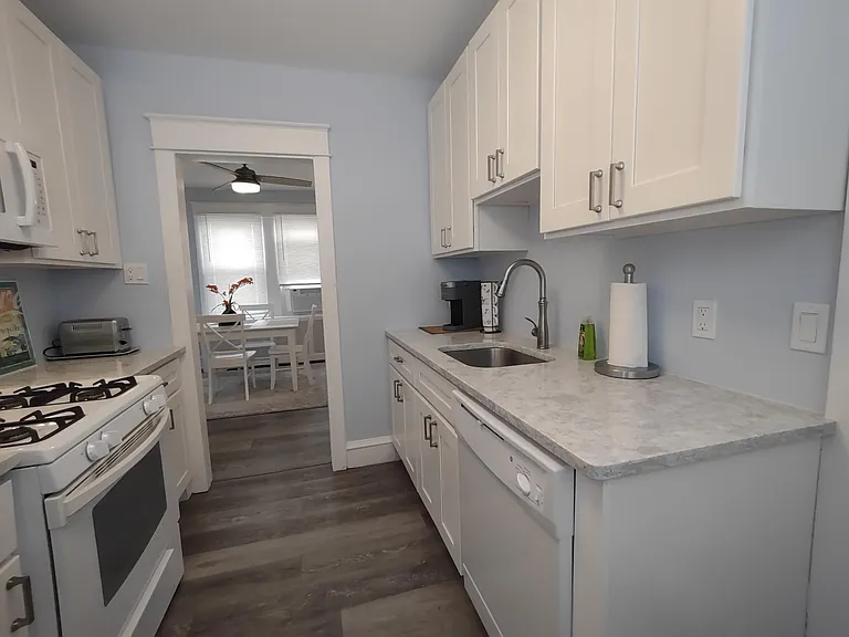 19 N Douglas Ave — Photo 14