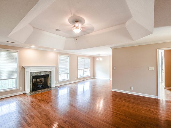 3rd image of 700 Foxfield Dr