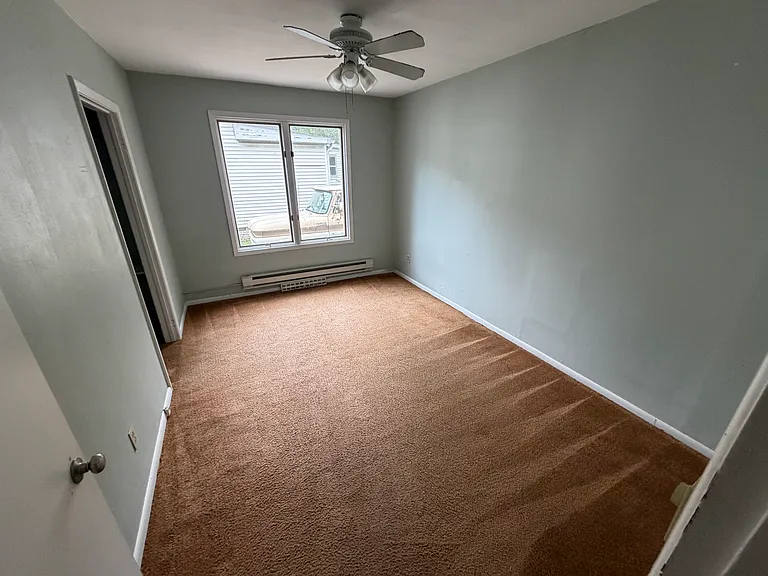 303 Melbourne St — Photo 15