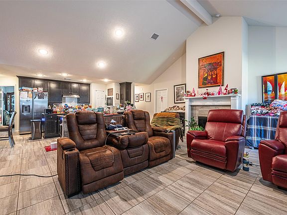 4th image of 3408 Bastian Rd