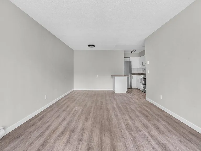 2441 Countess St — Photo 20