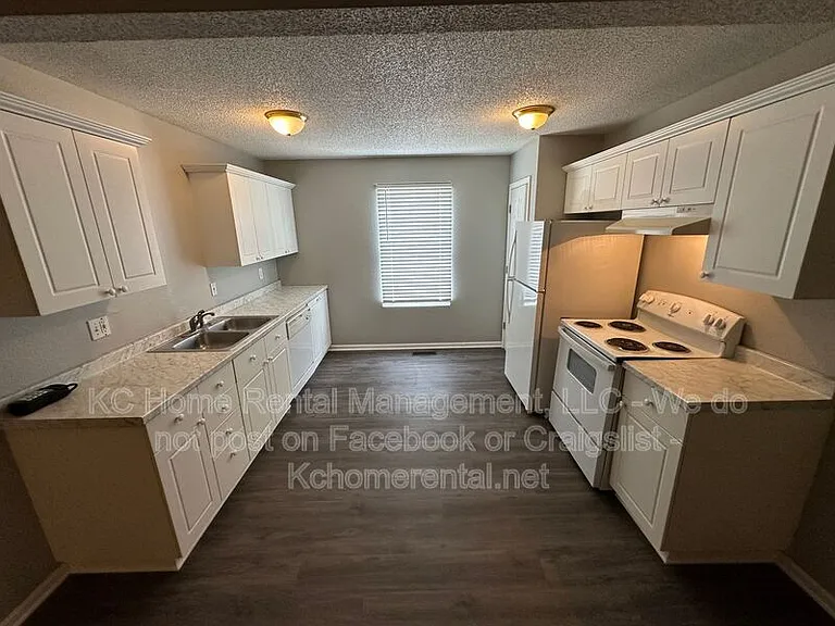5654 N Anita Ave — Photo 3
