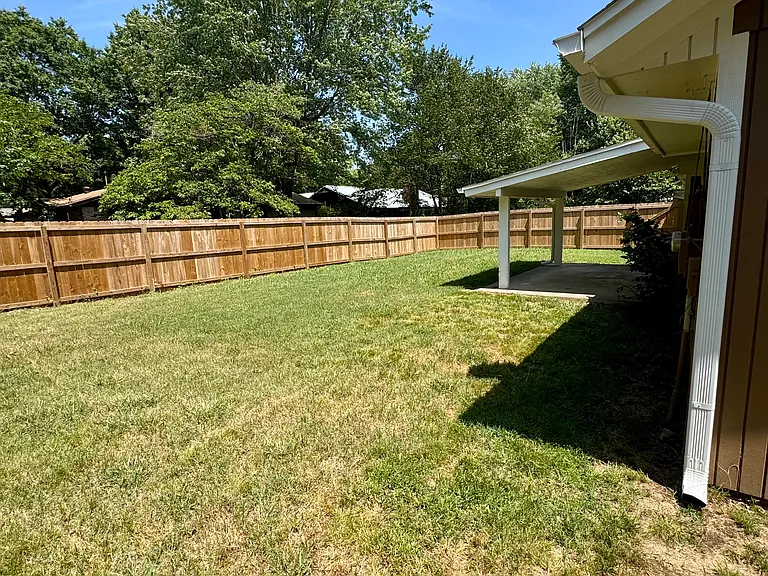 1484 E Cortland St — Photo 19