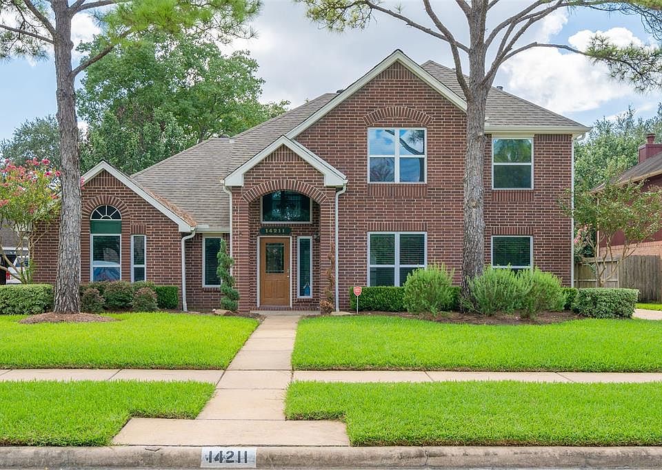 1st image of 14211 Lake Trail Dr