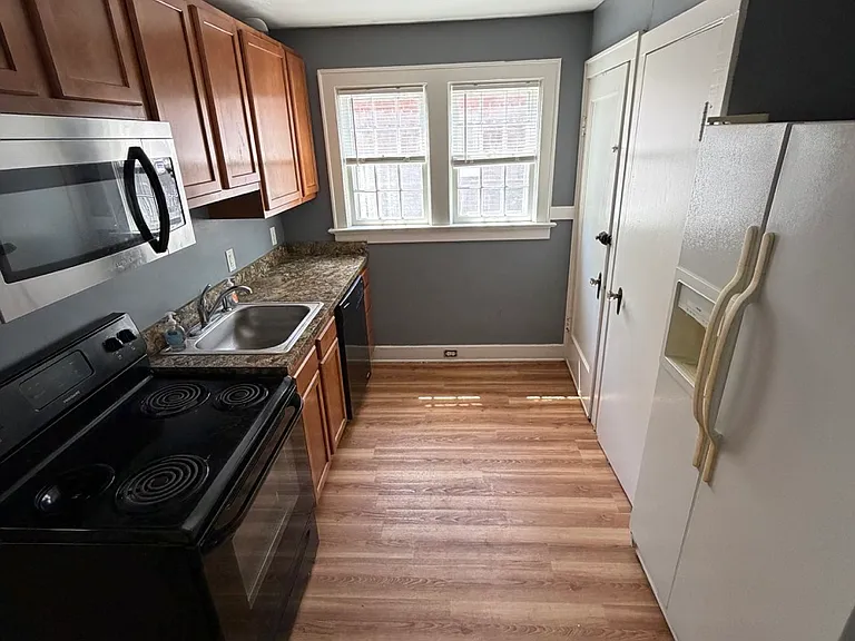 104 Oxford Pl — Photo 6