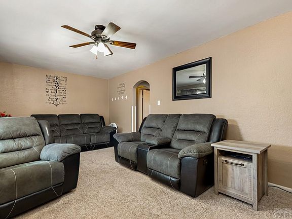 2nd image of 1705 Crestmoor Dr