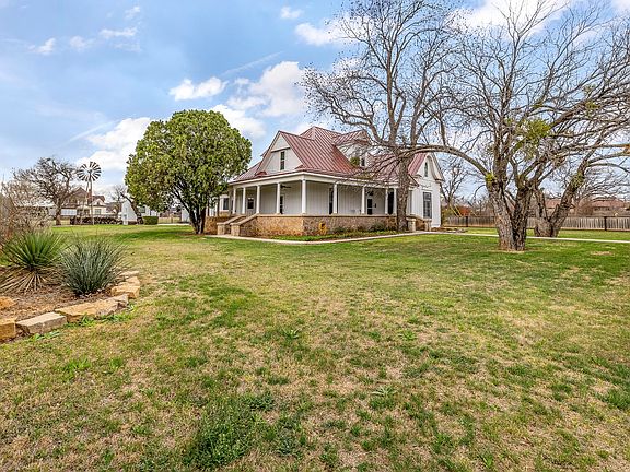 2nd image of 641 W 3rd St