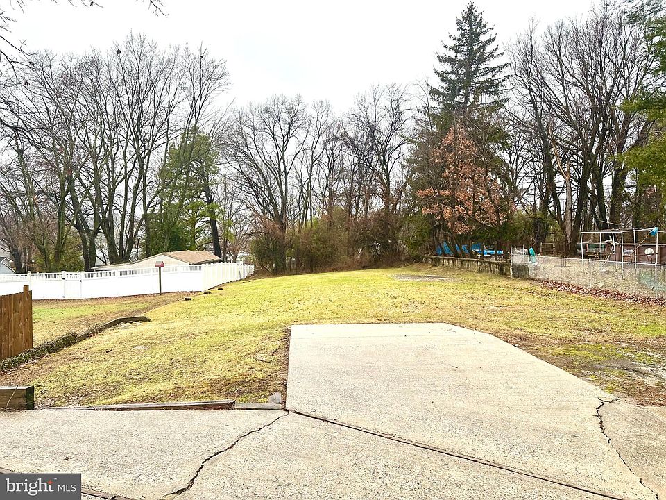2nd image of 7908 Gilmore Ave