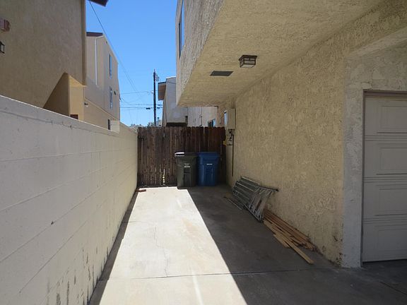 3rd image of 1817 Marshallfield Ln
