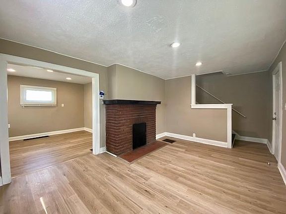 4th image of 1482 E 26th Ave
